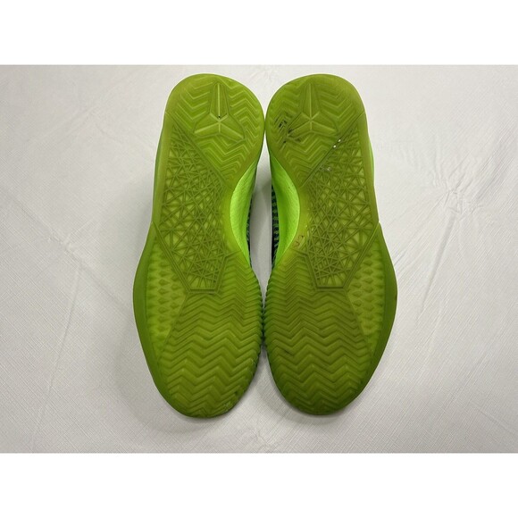 Athletic_Shoes